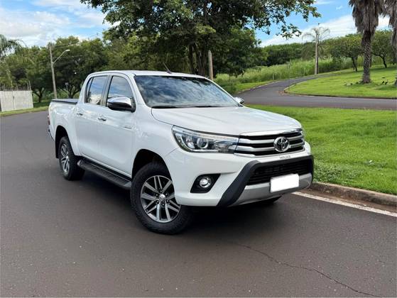 TOYOTA HILUX 2.8 SRX 4X4 CD 16V DIESEL 4P AUTOMÁTICO